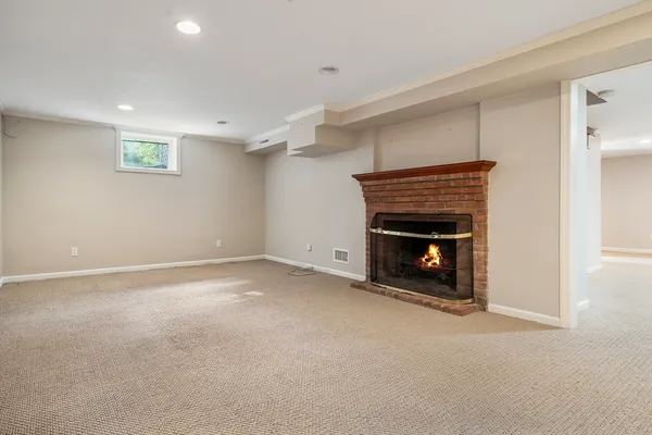 $10,000 | 131 Montvale Road, Weston, MA 02493