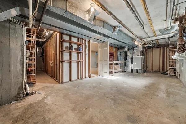 $10,000 | 131 Montvale Road, Weston, MA 02493