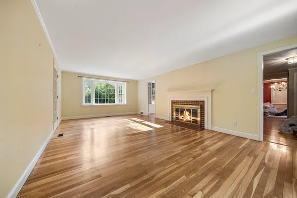 $10,000 | 131 Montvale Road, Weston, MA 02493