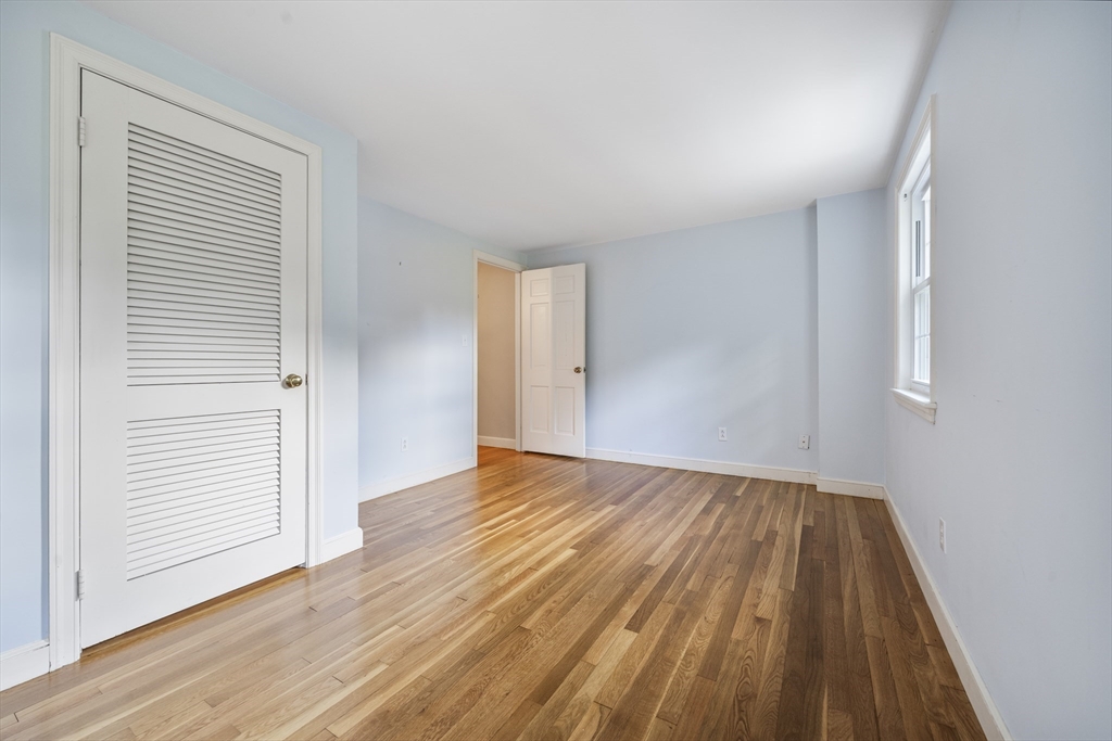 131 Montvale Road Weston, MA 02493 - Photo 7 of 38