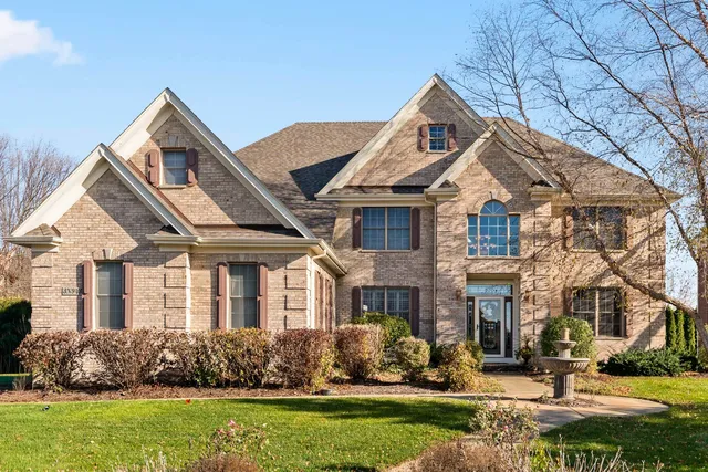 $835,000 | 3-n943 Ralph Waldo Emerson Lane, St. Charles, IL 60175