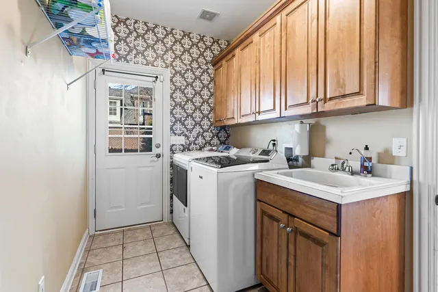 $835,000 | 3-n943 Ralph Waldo Emerson Lane, St. Charles, IL 60175