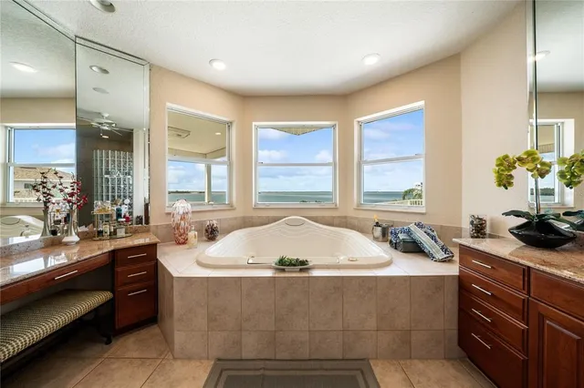 $2,198,500 | 1661 Seabreeze Drive, Tarpon Springs, FL 34689