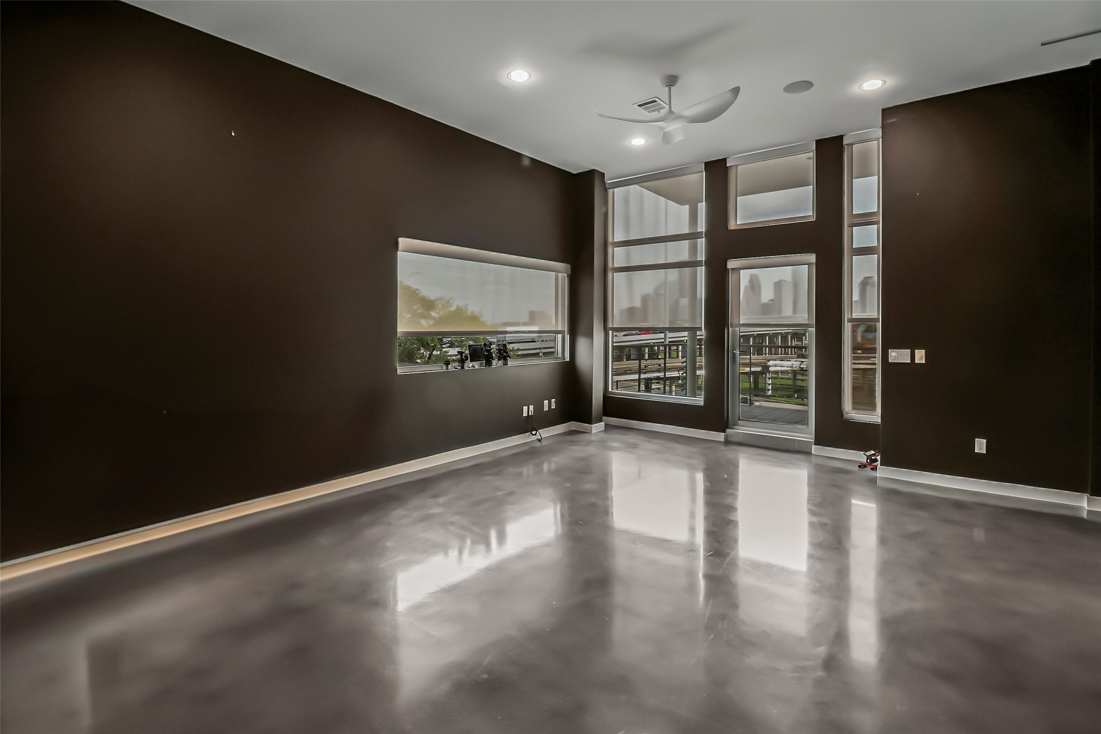 102 Quitman Street, Unit 301 Houston, TX 77009 - Photo 23 of 33 a view of a livingroom with a furniture