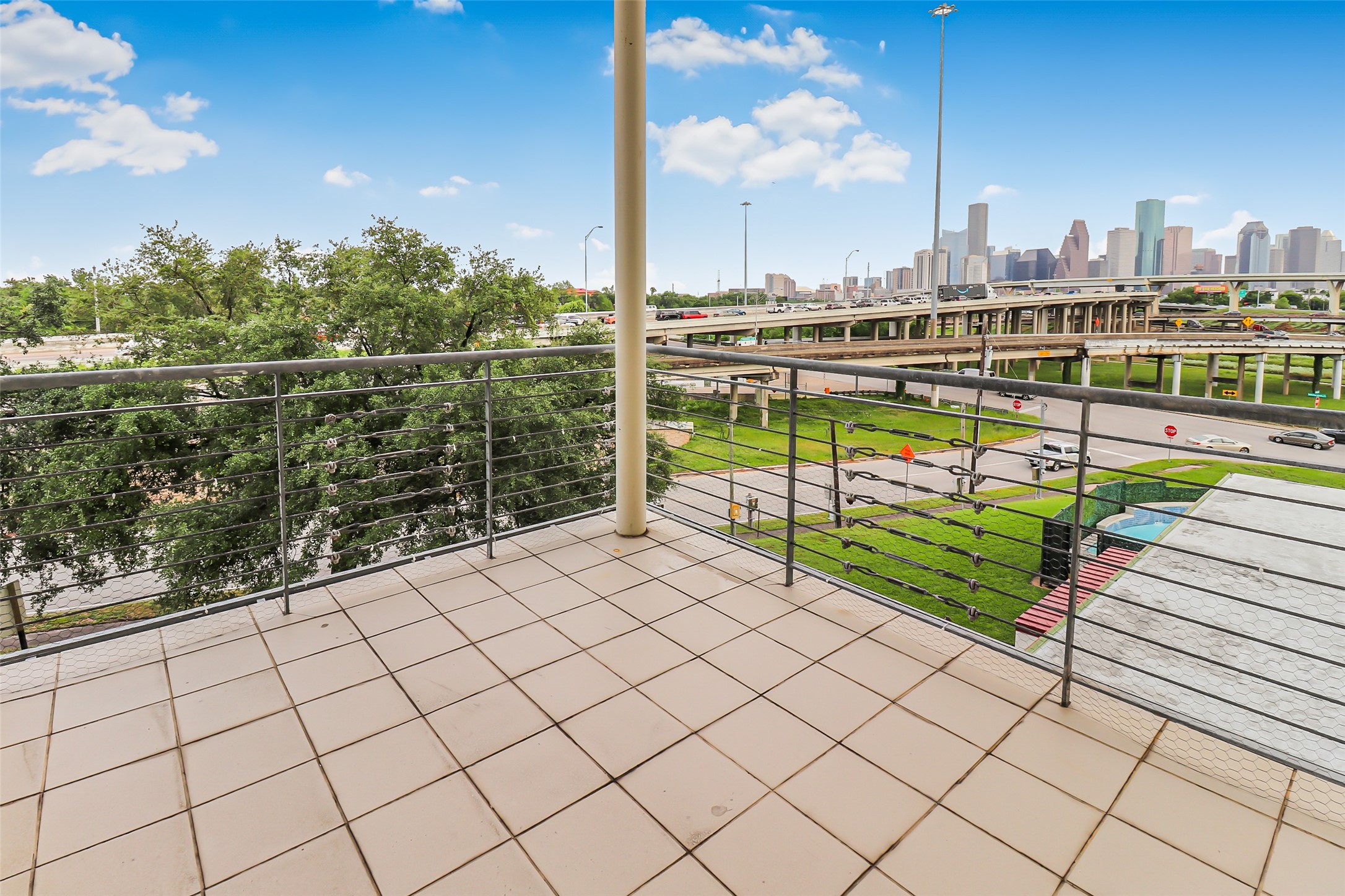 102 Quitman Street, Unit 301 Houston, TX 77009 - Photo 25 of 33 a view of a terrace