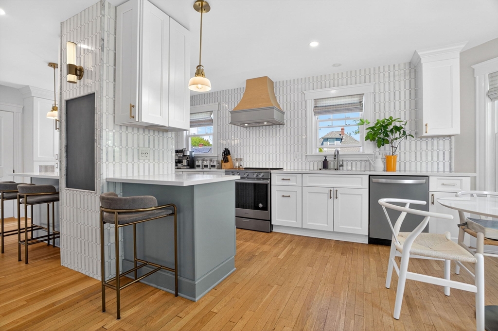 33 Bateswell Road Boston, MA 02124 - Photo 9 of 38
