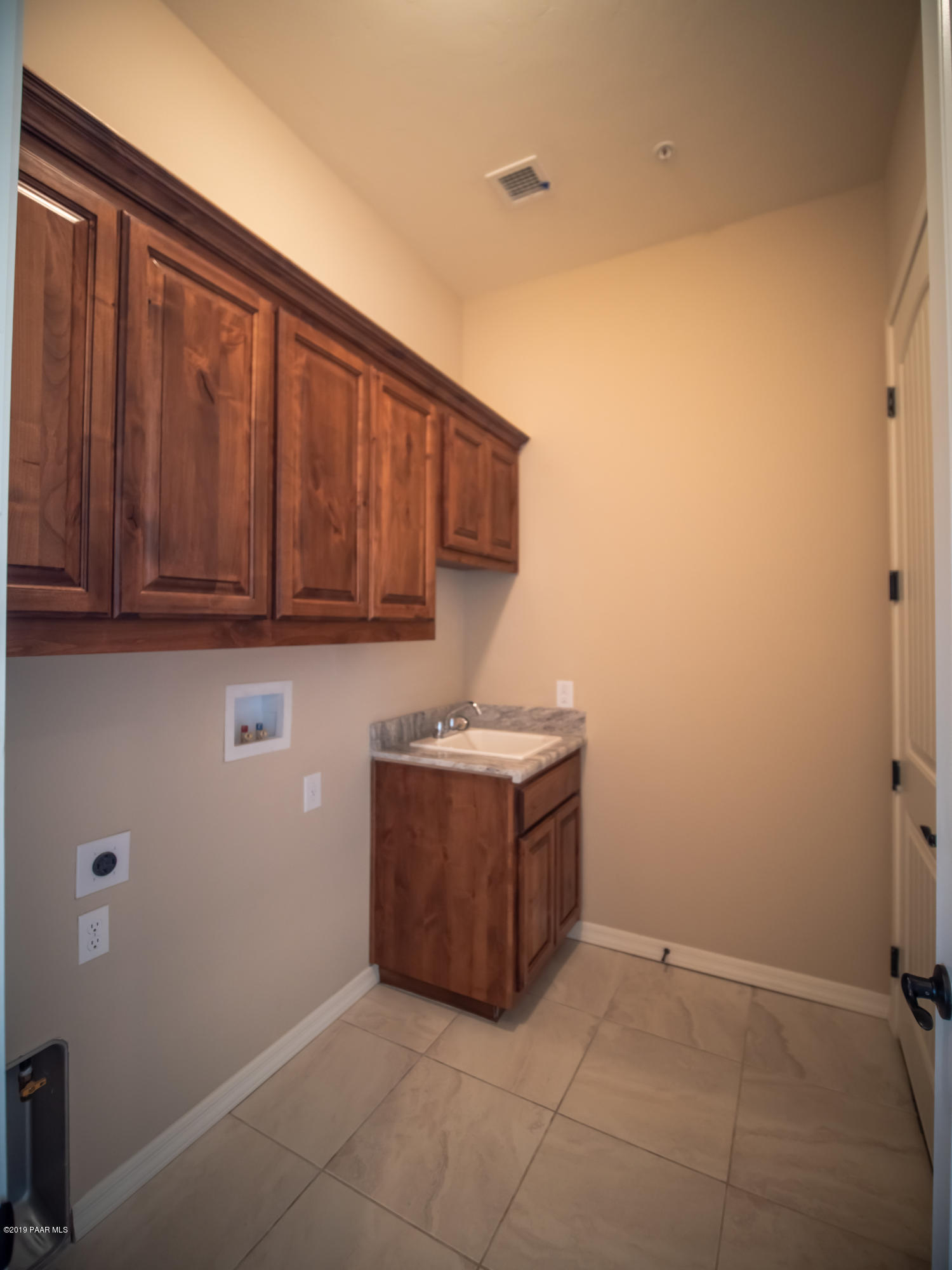 326 Breezy Road Prescott, AZ 86301 - Photo 16 of 22 laundry room