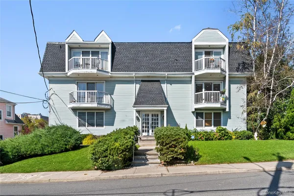 $449,000 | 37 Harbor Lane, Unit 2A, New Rochelle, NY 10805