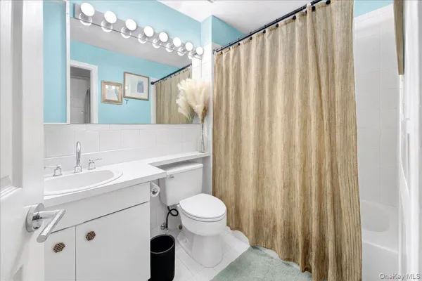 $449,000 | 37 Harbor Lane, Unit 2A, New Rochelle, NY 10805