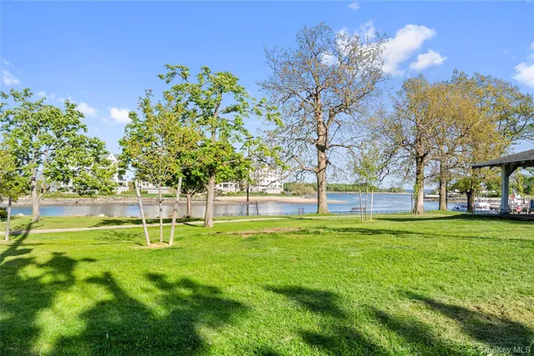 $449,000 | 37 Harbor Lane, Unit 2A, New Rochelle, NY 10805