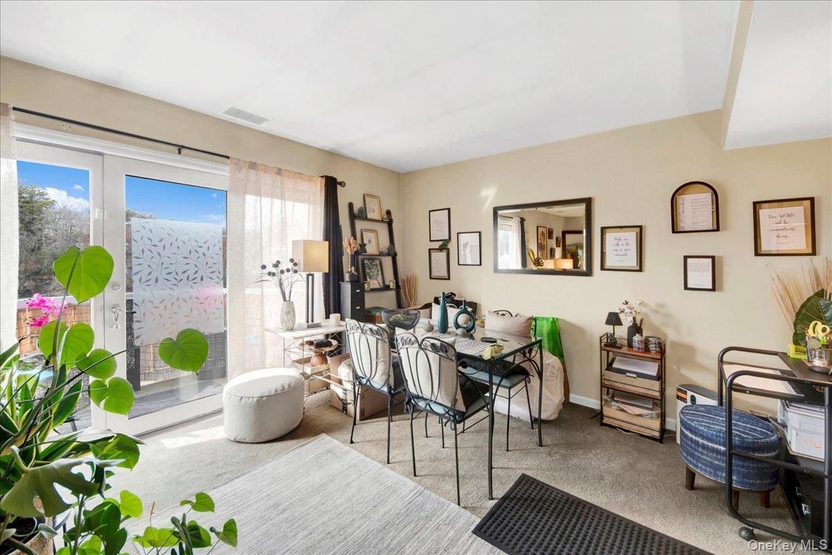37 Harbor Lane, Unit 2A New Rochelle, NY 10805 - Photo 6 of 22 a living room filled with furniture