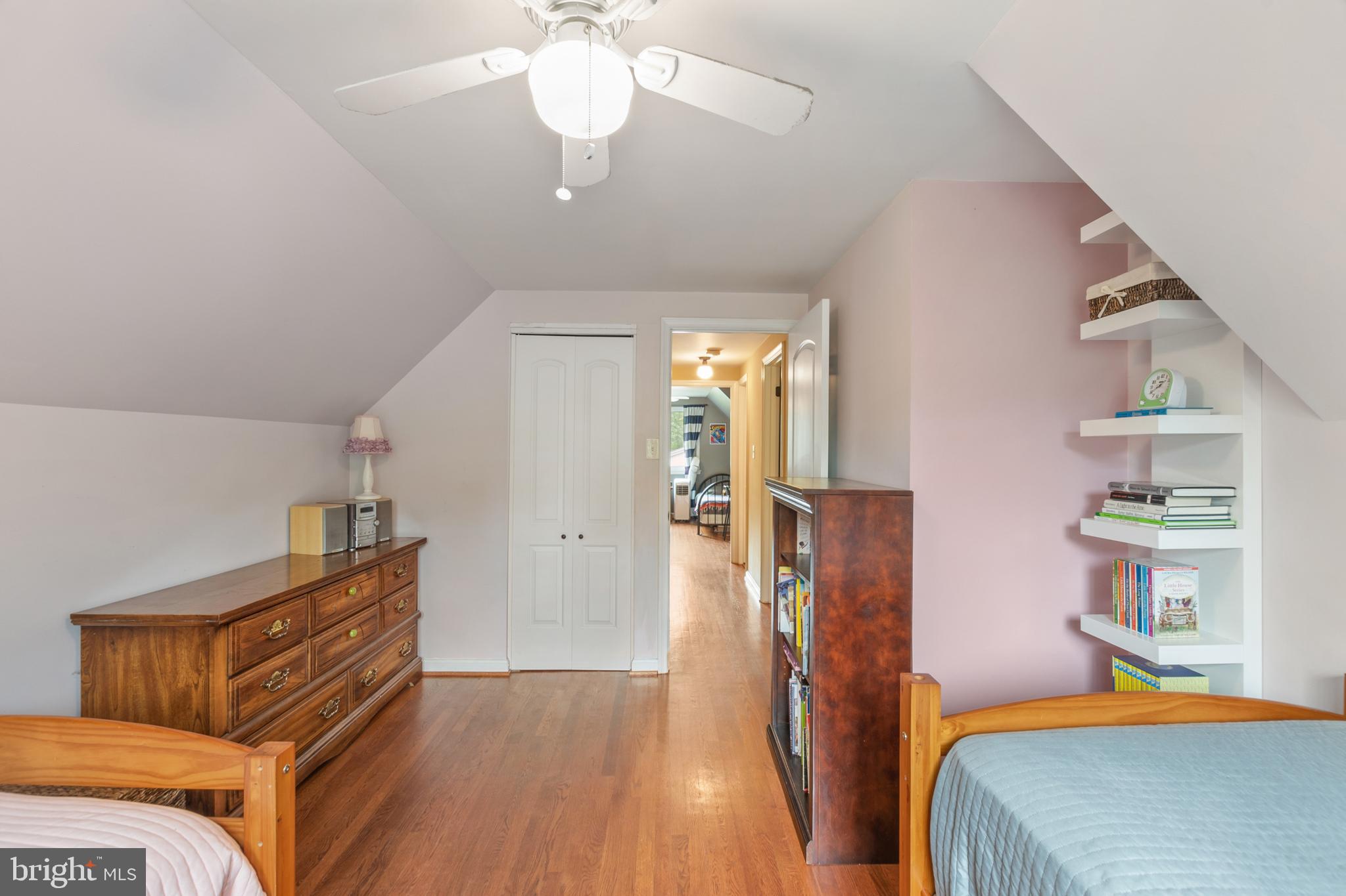 8206 Springfield Village Drive Springfield, VA 22152 - Photo 31 of 46 Upper level bedroom3