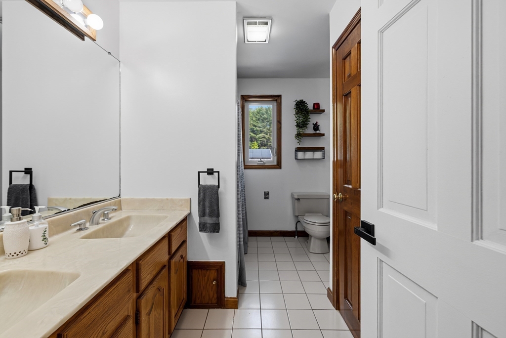 1535 Meridian Street Fall River, MA 02720 - Photo 16 of 40