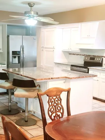 $399,000 | 630 Whitney Avenue, Winthrop Harbor, IL 60096