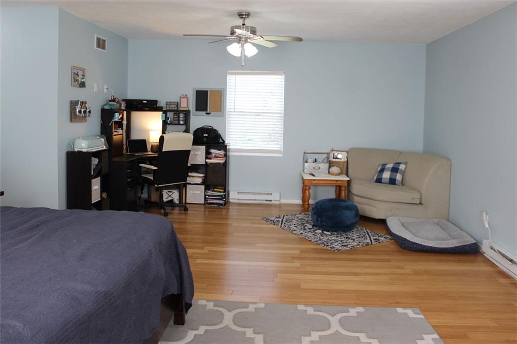 453 Hall Road Butler, PA 16001 - Photo 13 of 25 PLENTY OF ROOM FOR AN OFFICE SPACE IN OWNERS SUITE