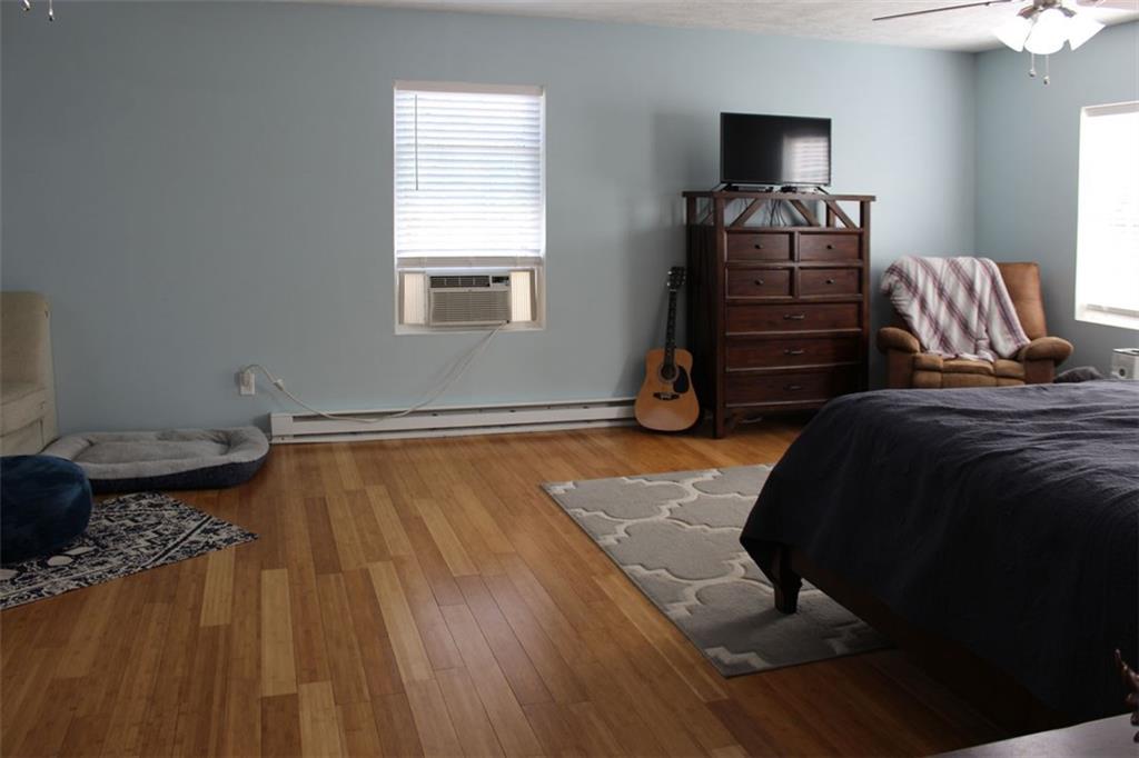 453 Hall Road Butler, PA 16001 - Photo 15 of 25 OWNERS SUITE