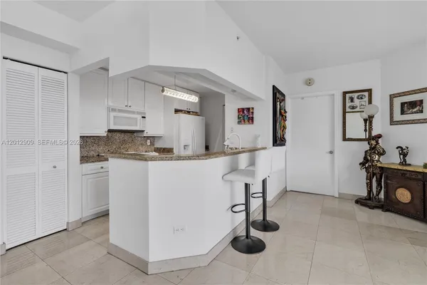 $4,000 | 848 Brickell Key Drive, Unit 1903, Miami, FL 33131