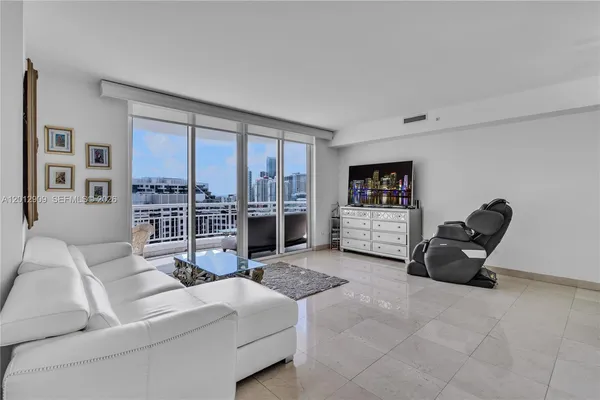 $4,000 | 848 Brickell Key Drive, Unit 1903, Miami, FL 33131