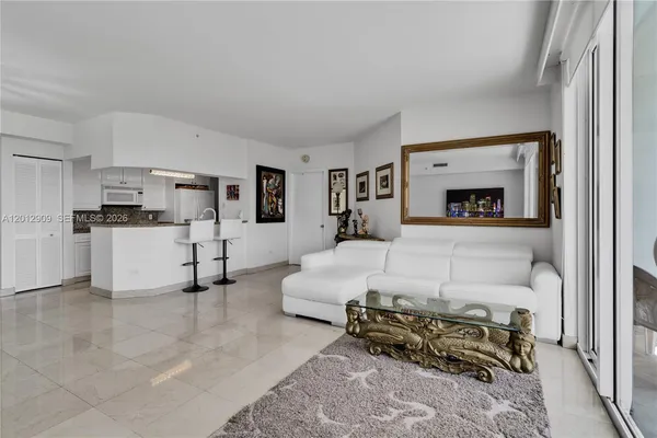 $4,000 | 848 Brickell Key Drive, Unit 1903, Miami, FL 33131