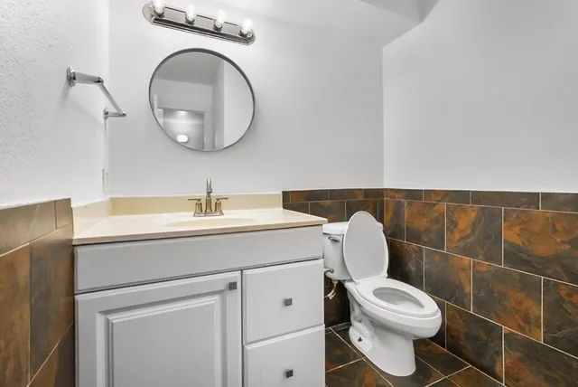 $1,950 | 2709 Parker Lane, Unit B, Austin, TX 78741