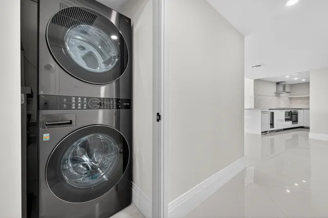 $8,000 | 1200 South Flagler Drive, Unit 1105, West Palm Beach, FL 33401