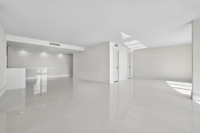 $8,000 | 1200 South Flagler Drive, Unit 1105, West Palm Beach, FL 33401