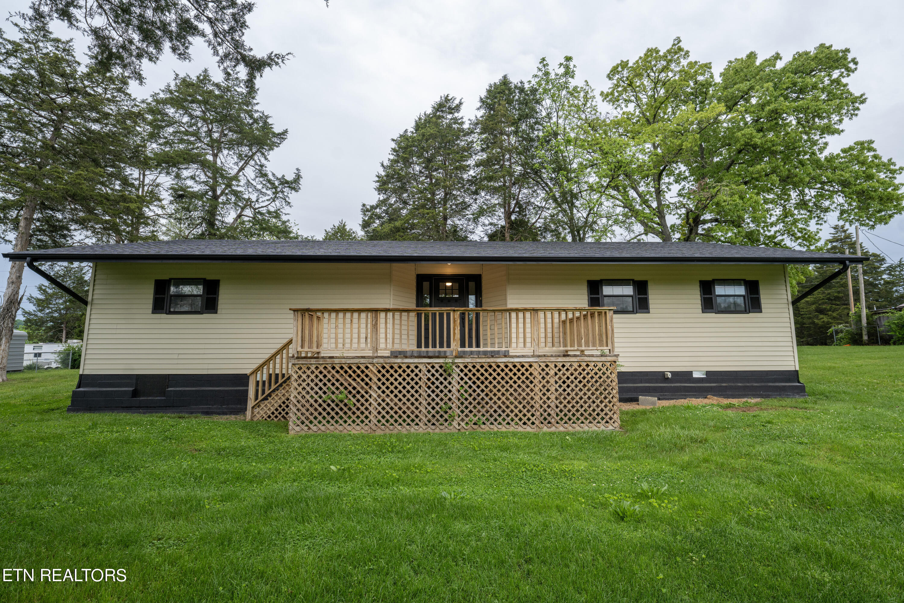 128 Harness Road New Tazewell, TN 37825 - Photo 2 of 34 45