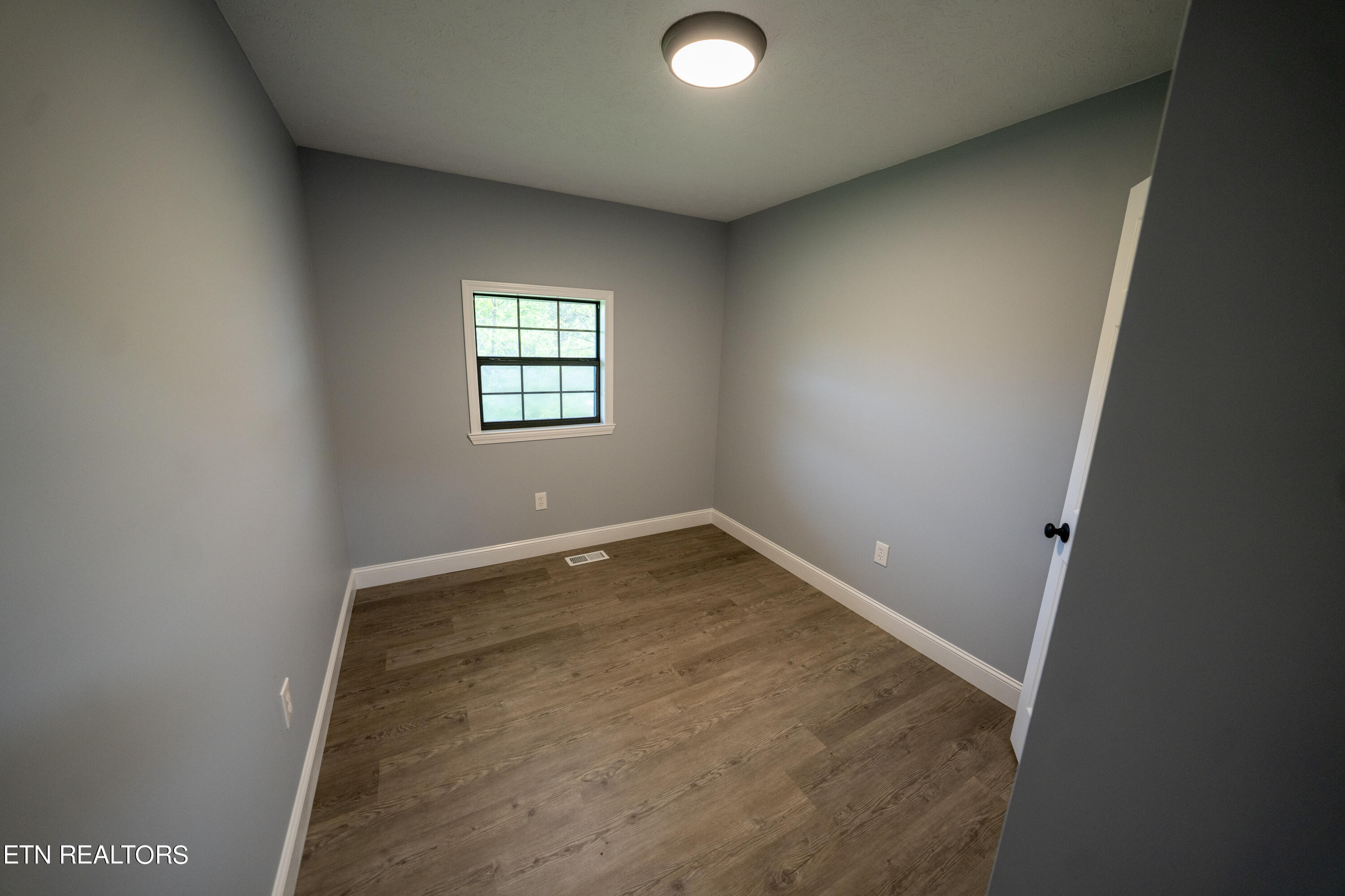128 Harness Road New Tazewell, TN 37825 - Photo 23 of 34 06