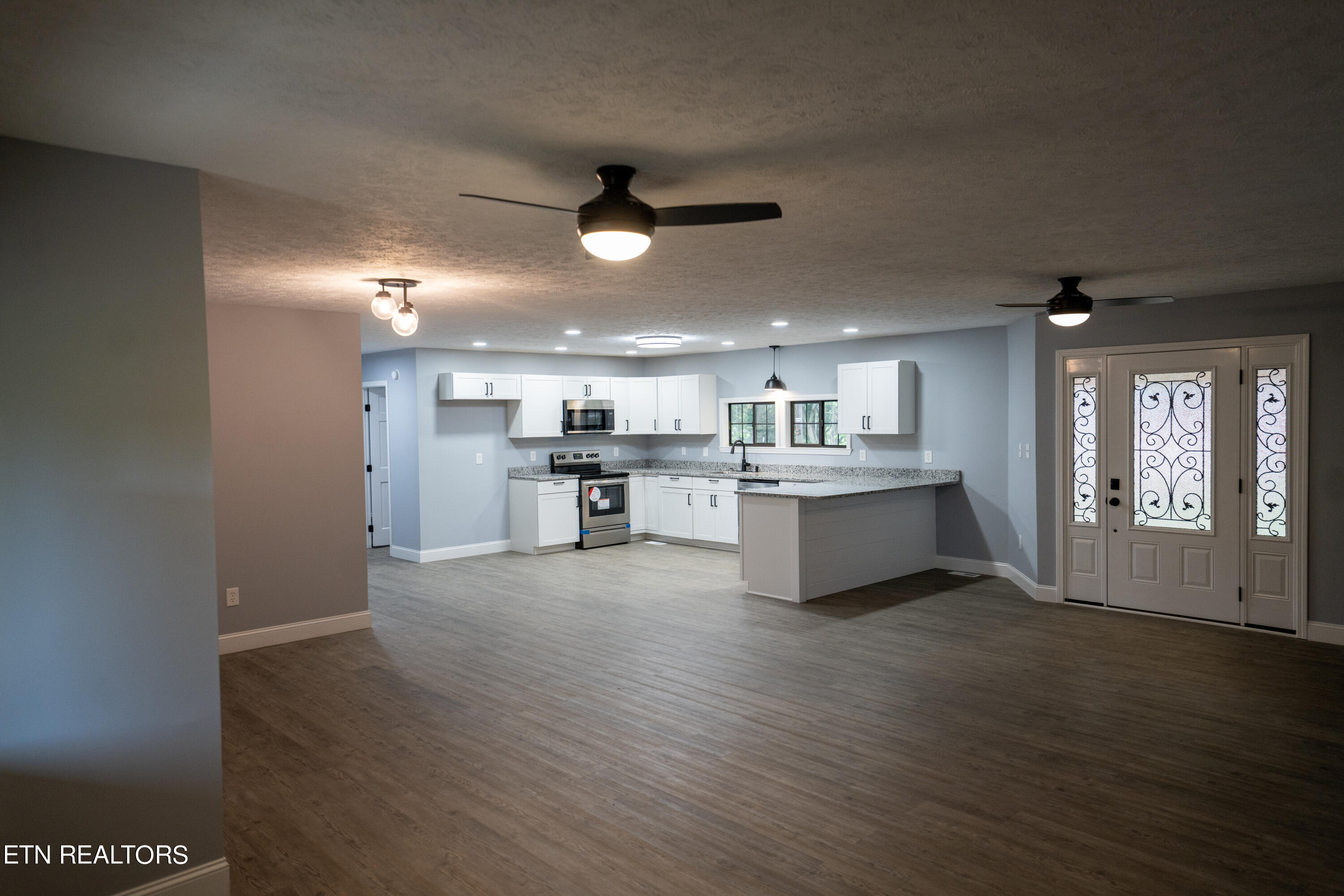 128 Harness Road New Tazewell, TN 37825 - Photo 7 of 34 19