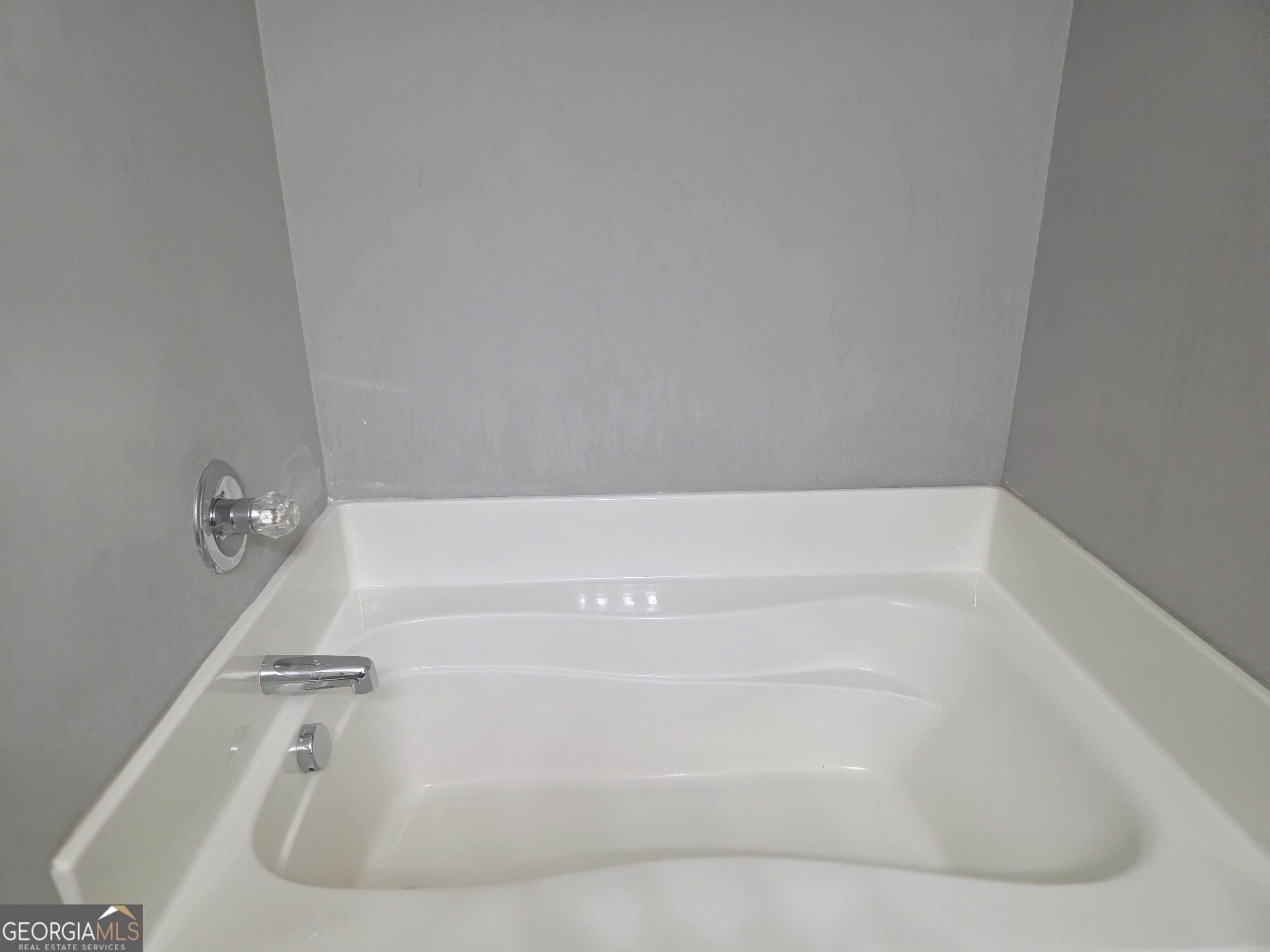 2875 Snapfinger Manor Decatur, GA 30035 - Photo 13 of 21 Primary bathroom