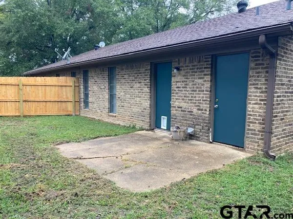 $1,000 | 320 Blake Drive, Longview, TX 75604