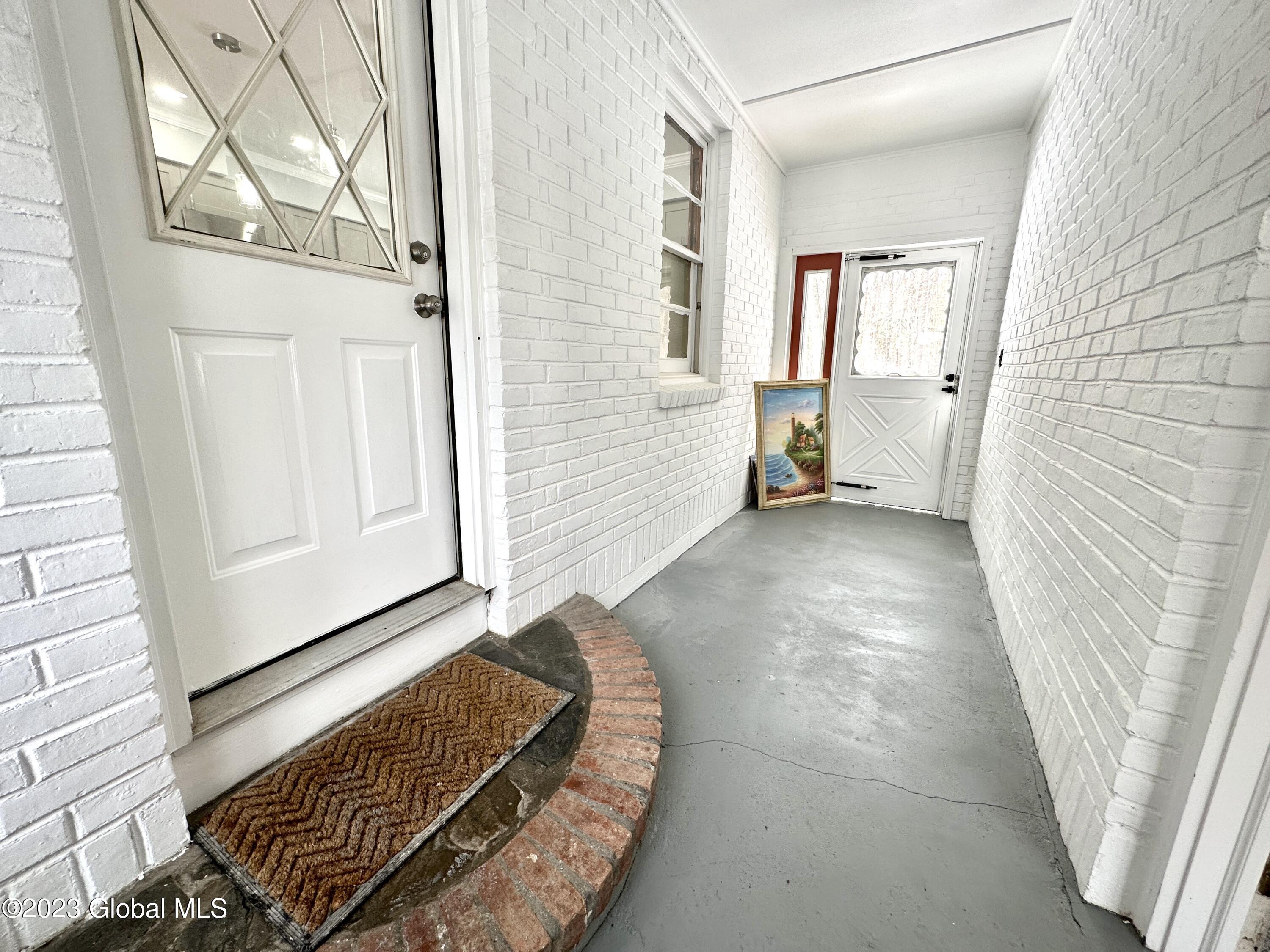 27 Newell Road Rotterdam, NY 12306 - Photo 4 of 24 37C1DDBB-7F7B-414B-97B4-9AD64F9C7A19_1_2