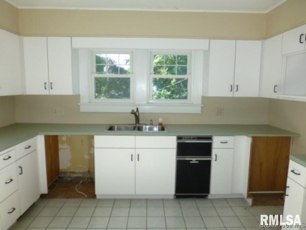 1343 Riverview Avenue Decatur, IL 62522 - Photo 5 of 13 Gallery Image 5