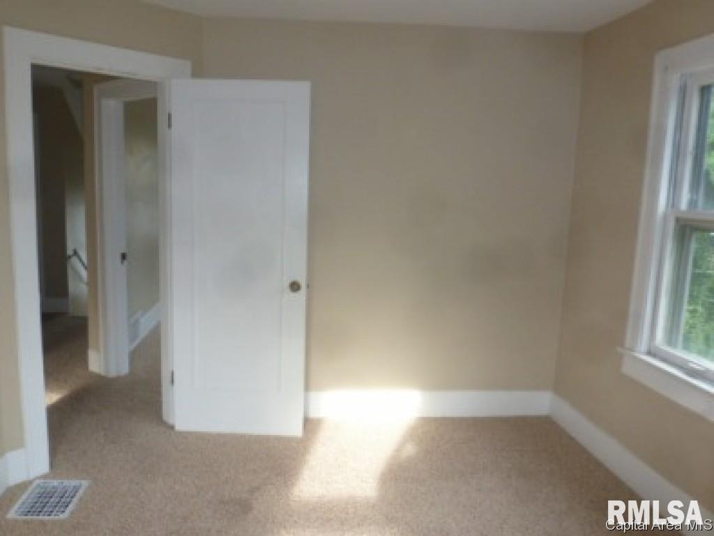 1343 Riverview Avenue Decatur, IL 62522 - Photo 8 of 13 Gallery Image 8