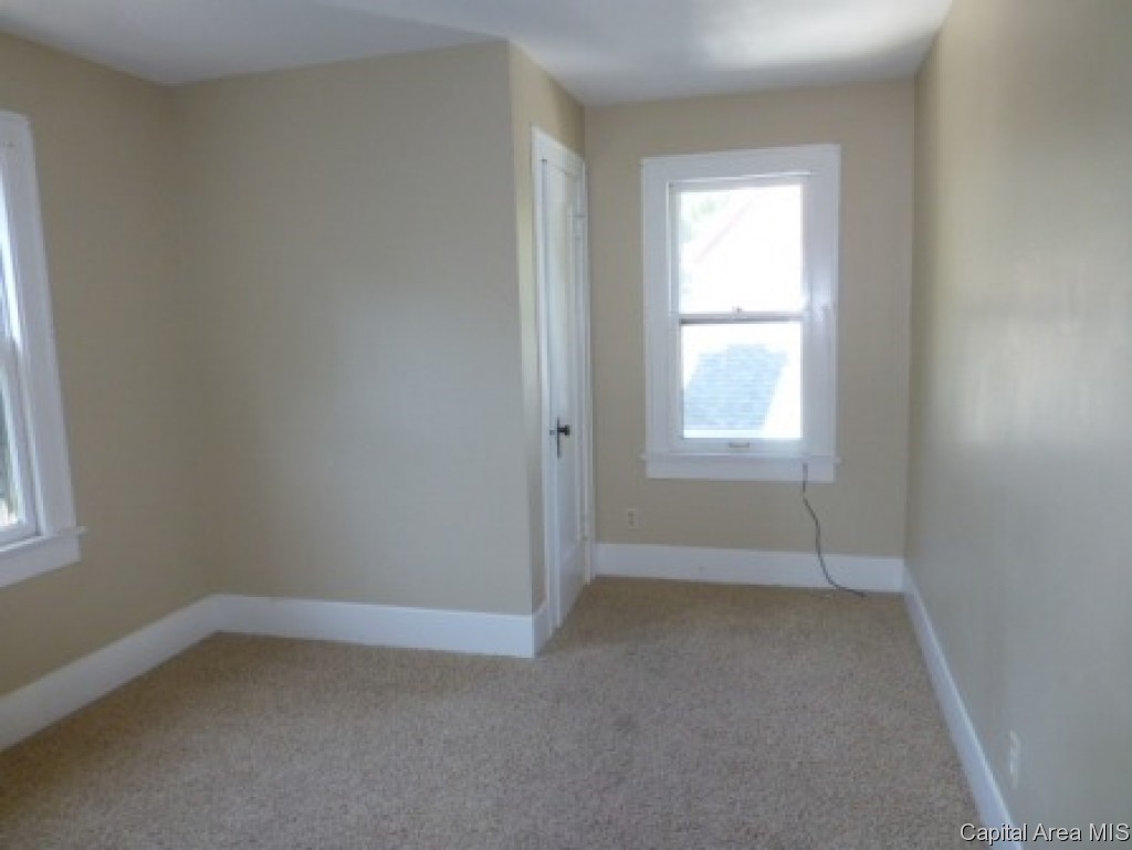 1343 Riverview Avenue Decatur, IL 62522 - Photo 9 of 13 Gallery Image 9
