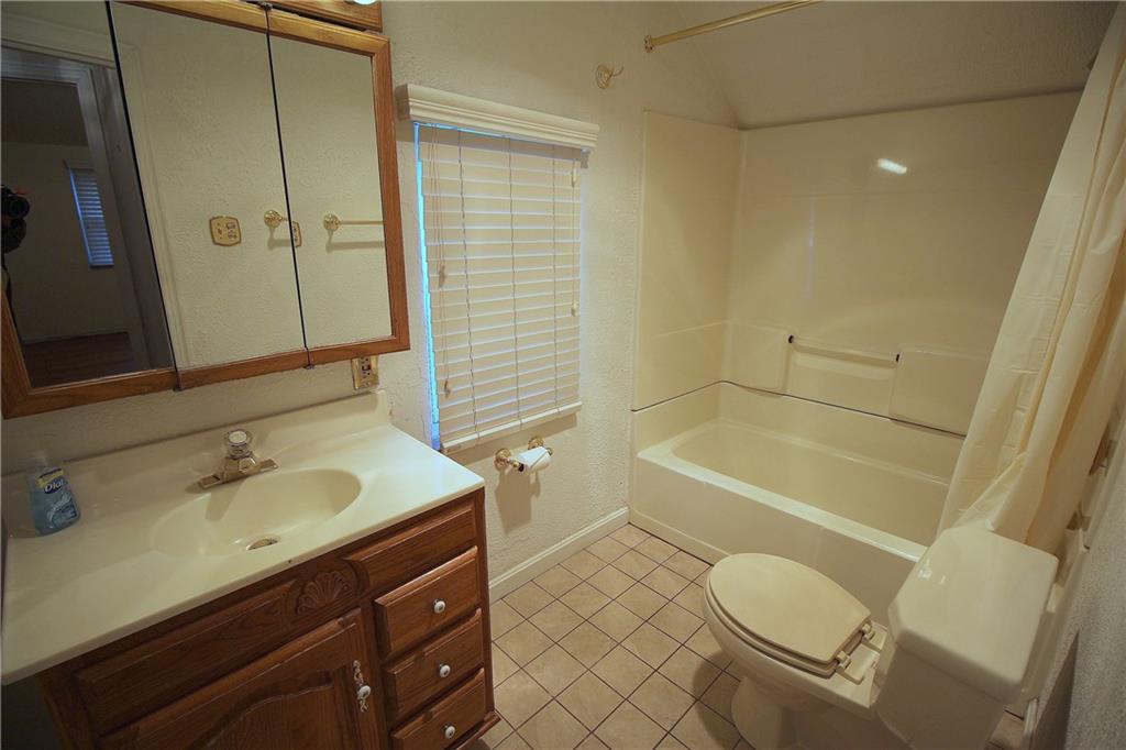 835 Middle Road Pittsburgh, PA 15234 - Photo 13 of 21 The bath room was updated in 2011.