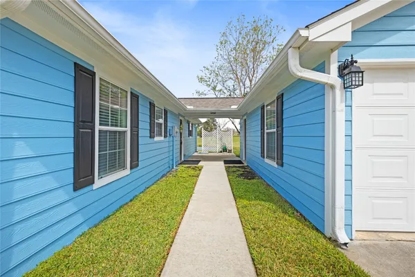 $319,900 | 140 Meadowview Drive, Trinity, TX 75862