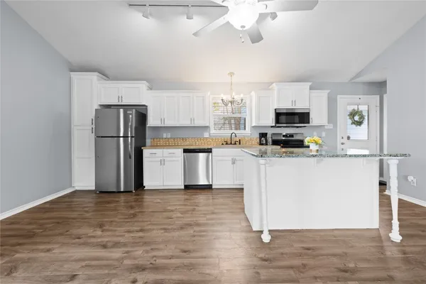 $319,900 | 140 Meadowview Drive, Trinity, TX 75862