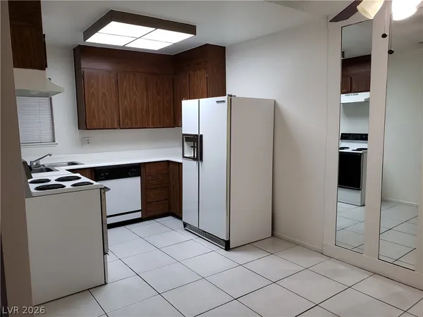 $1,405 | 2440 Paradise Village Way, Las Vegas, NV 89120
