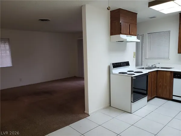 $1,405 | 2440 Paradise Village Way, Las Vegas, NV 89120