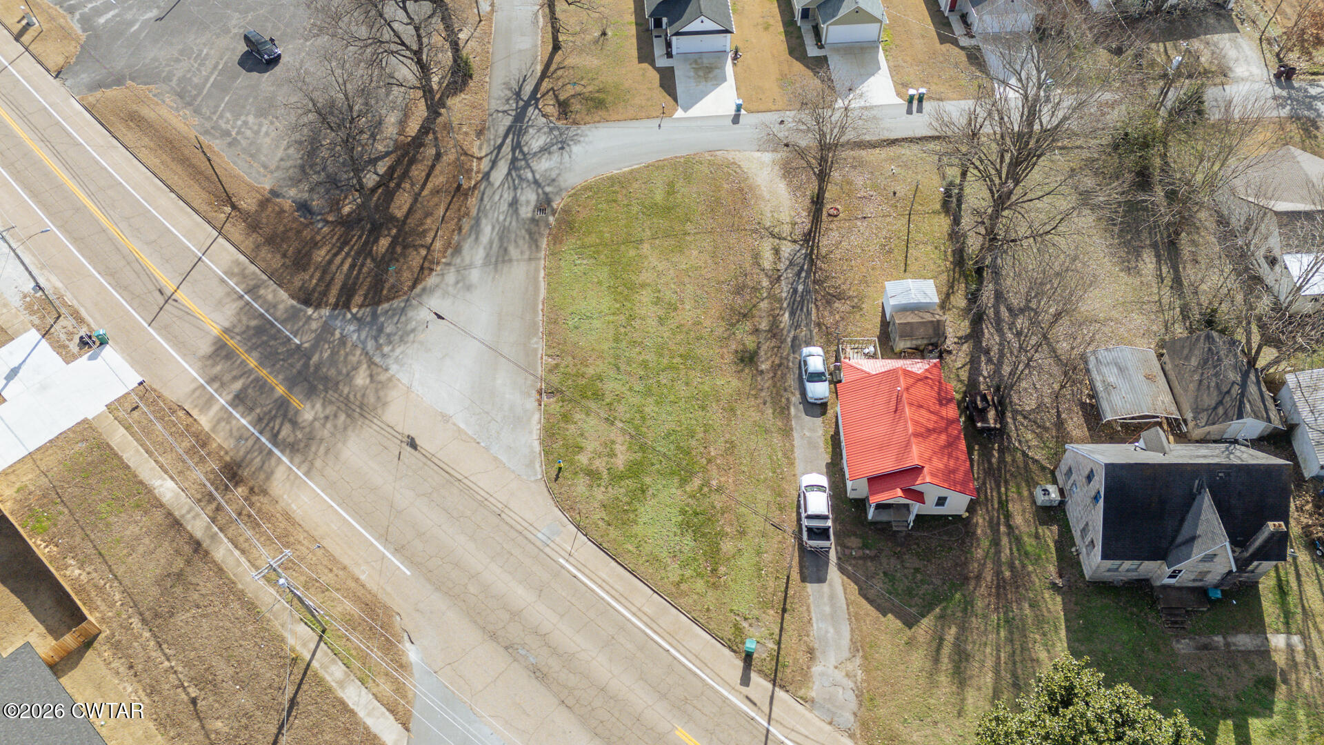 3019 North Main Street Milan, TN 38358 - Photo 11 of 16 a bathroom with a bathtub