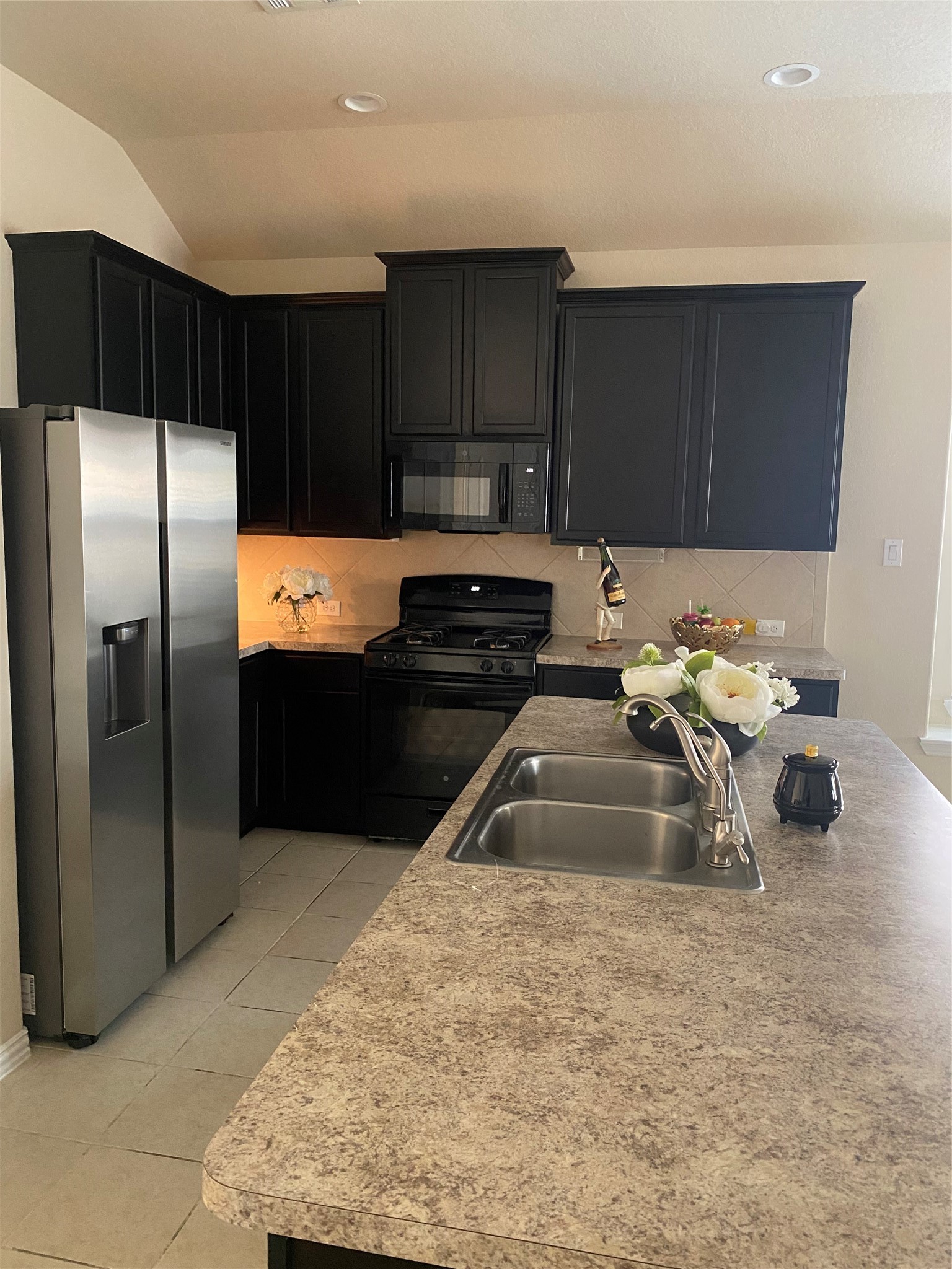 22810 Highland Bluff Lane Spring, TX 77373 - Photo 5 of 11 Lots of counter space