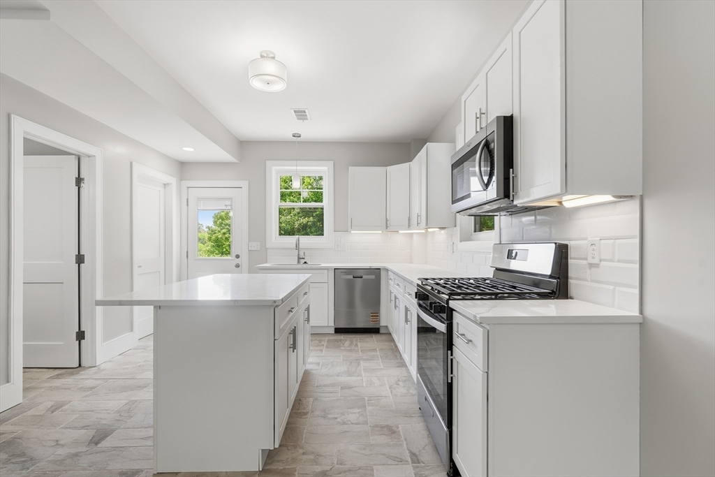 9 June Street, Unit 2 Boston, MA 02131 - Photo 4 of 30
