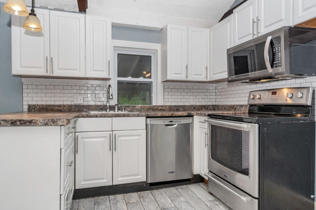 60 Dana Road Reading, MA 01867 - Photo 8 of 42 Gallery Image 8