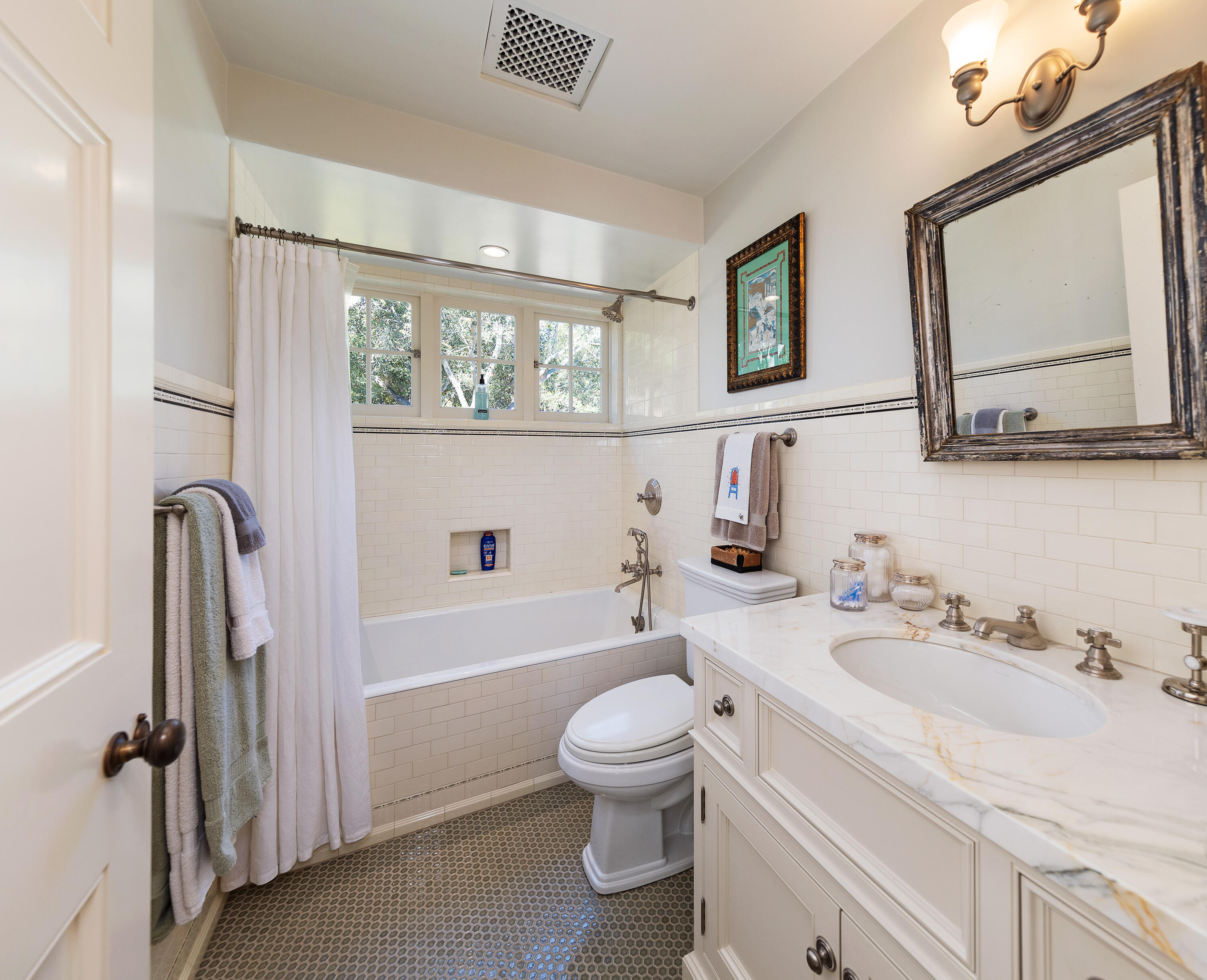 2820 Torito Road Santa Barbara, CA 93108 - Photo 30 of 43 Guest Bathroom