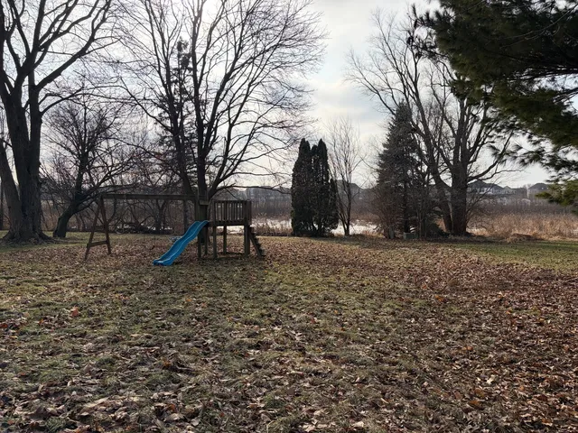 $179,900 | 5301 Imperial Drive, Richton Park, IL 60471