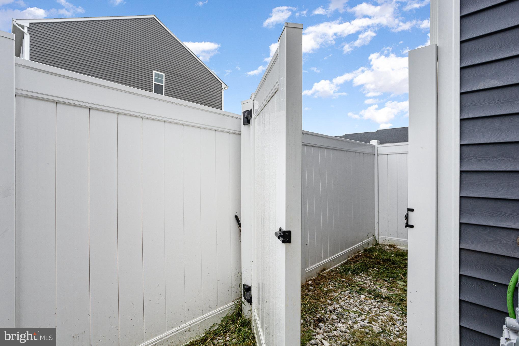18236 Summit Pointe Drive Triangle, VA 22172 - Photo 32 of 36 a bathroom with a shower