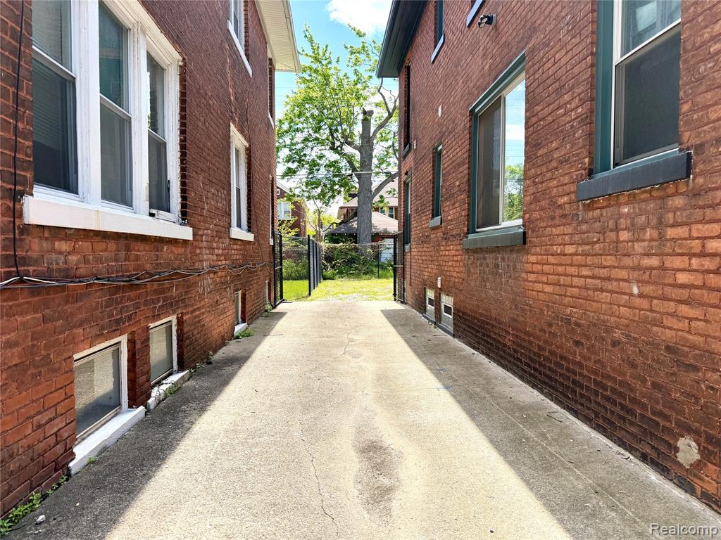 2045 Calvert Avenue Detroit, MI 48206 - Photo 39 of 41
