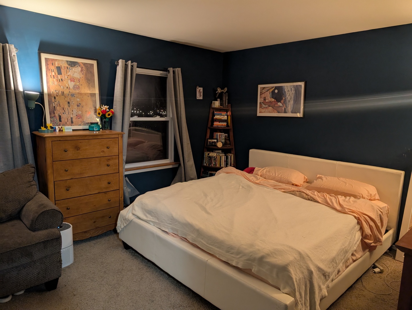 22W425 Arbor Lane Glen Ellyn, IL 60137 - Photo 11 of 18 a bedroom with a bed and a television