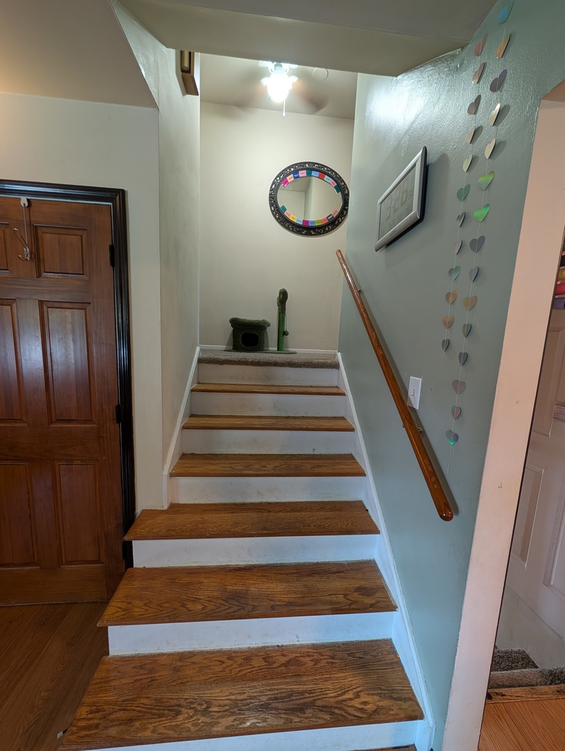 22W425 Arbor Lane Glen Ellyn, IL 60137 - Photo 18 of 18 a view of entryway